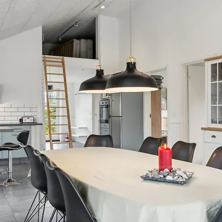 Feriehus New Close To The